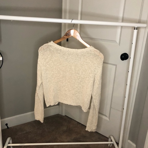 BRANDY MELVILLE CROP SWEATER - Picture 4 of 4